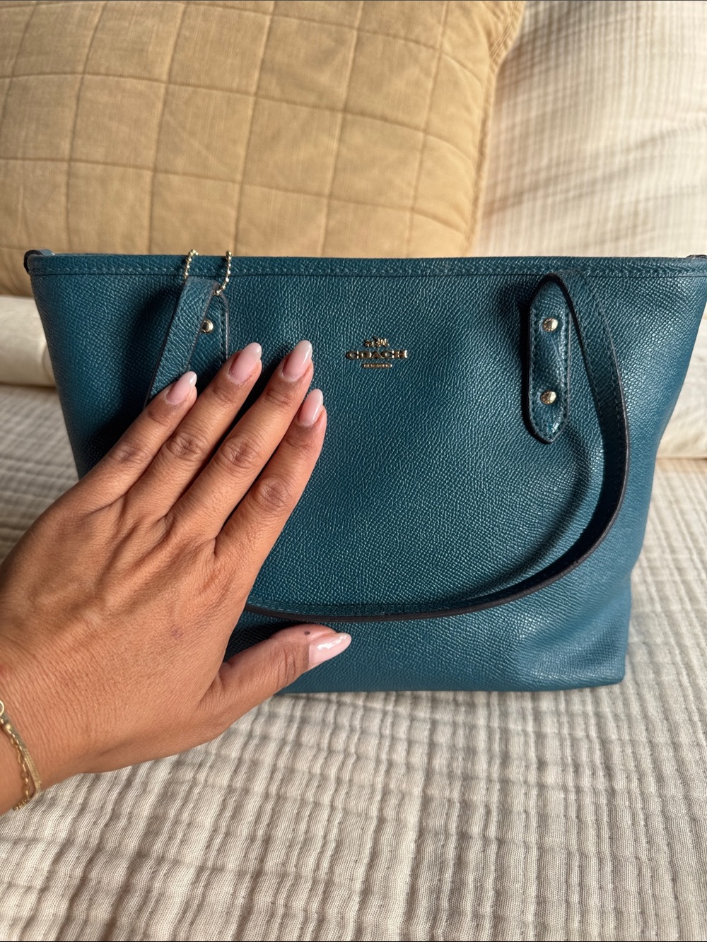 COACH Teal Grain Leather Tote with Gold Hardware - Picture 6 of 6